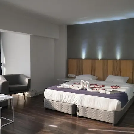 En Karaca Hotell Eskişehir